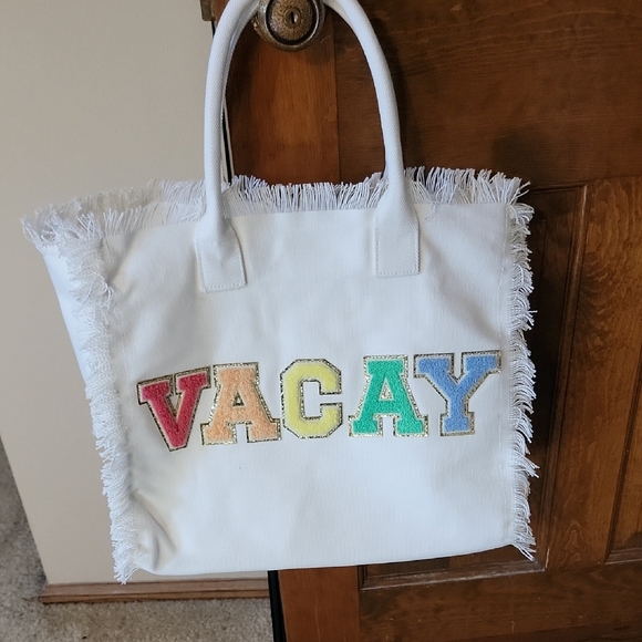 White Fringed Tote Bag with Multicolor 'VACAY' Design - Picture 1 of 4